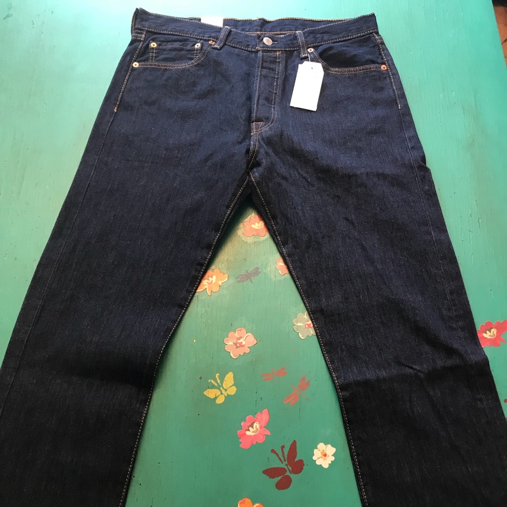 MENS LEVI JEANS